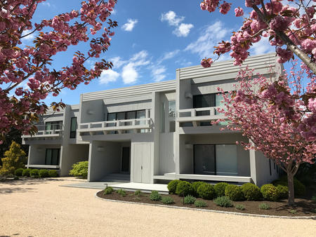 SANDPIPER LANE RESIDENCE | BRIDGEHAMPTON, NY